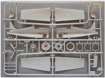 70033 FM-2 Wildcat ™ Model Kit